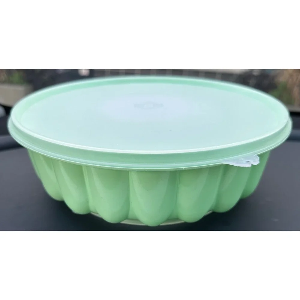 Tupperware Jel-Ring Mold Mint Green 1203-4 Fluted Gelatin Dessert Server USA
